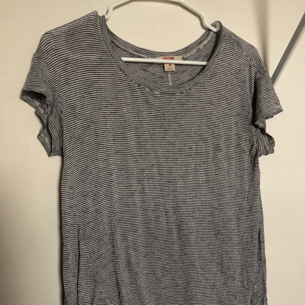 Black and white mossimo flowy shirt